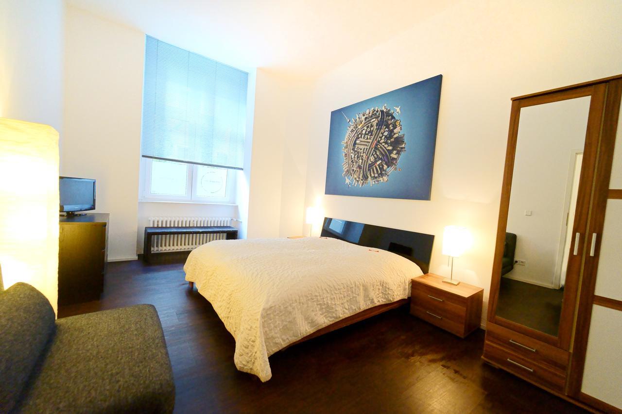 Planet Apartment