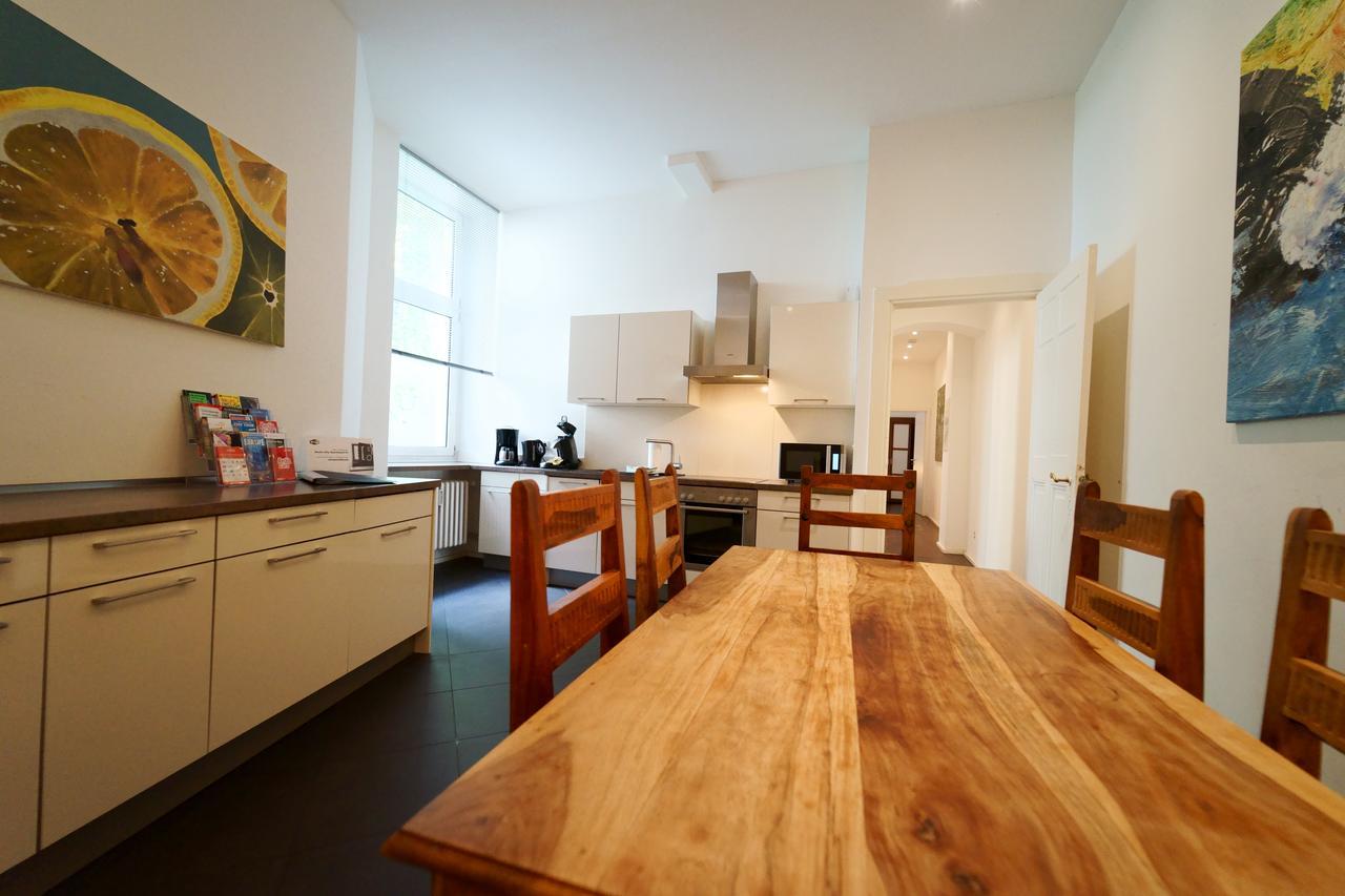 Planet Apartment *
